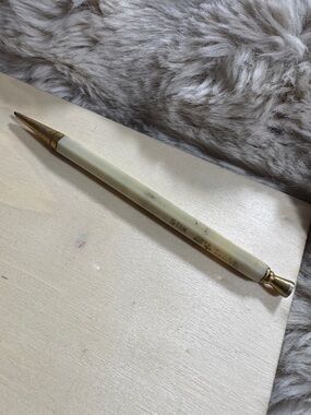 VINTAGE STIK MAGNETIC MECHANICAL PENCIL, CREAM CELLULOID & GOLD TRIM